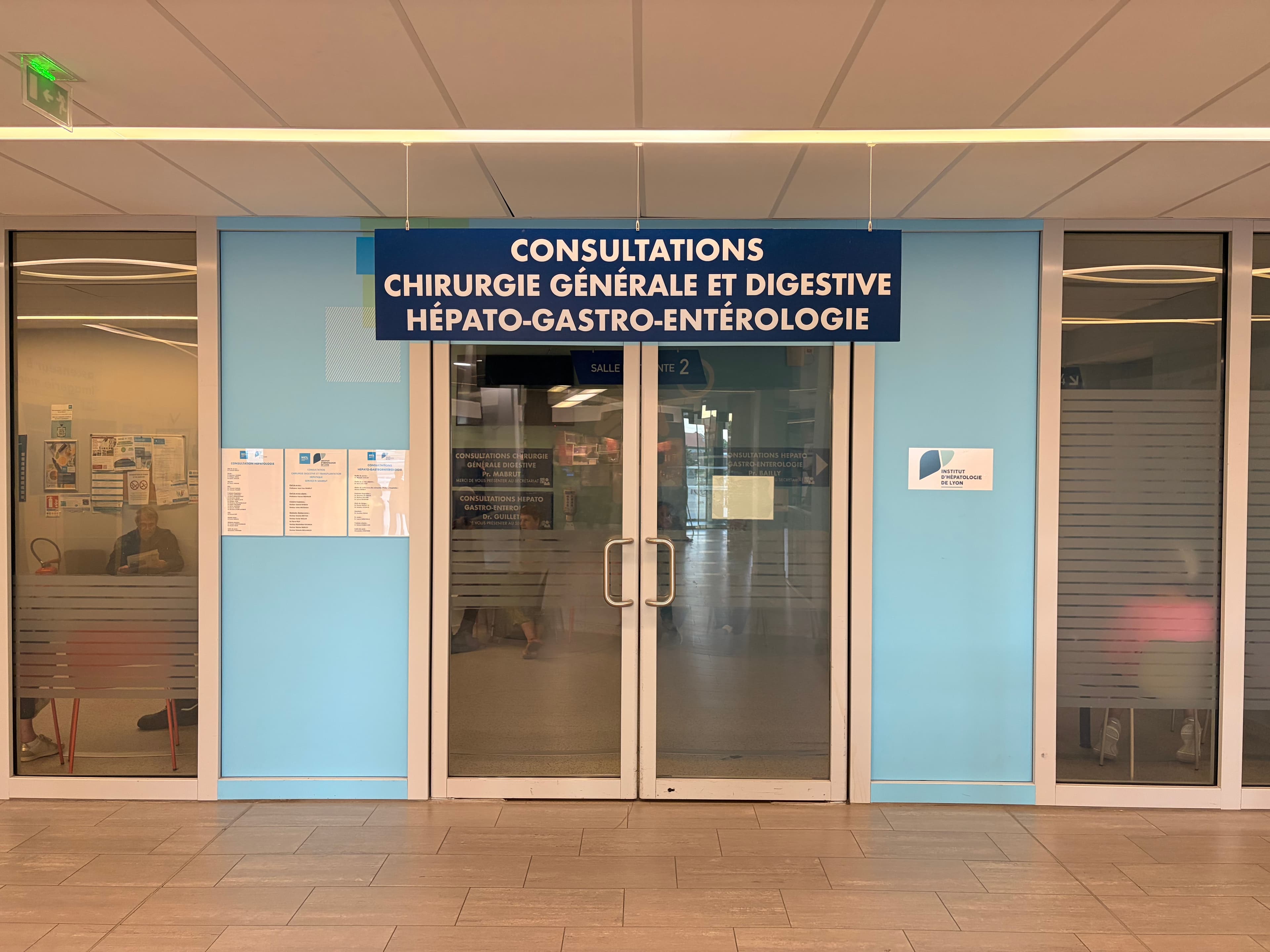 Entrée des consultations — chirurgie générale et digestive, Hôpital de la Croix-Rousse
